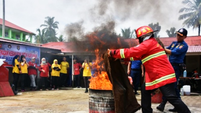 Penyuluhan di lingkungan masyarakat